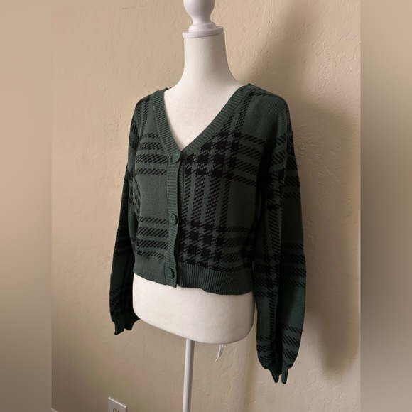 Green Plaid Cardigan - Picture 4 of 6